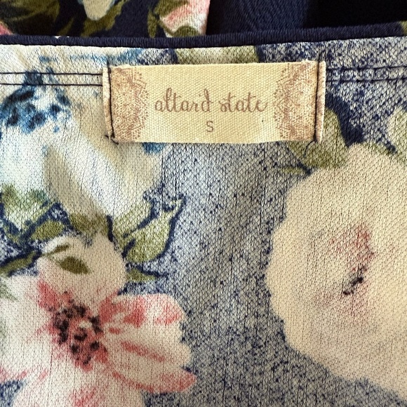 Altar’d State Women’s Navy Blue and Pink Floral Off the Shoulder Romper Size S - Picture 6 of 7